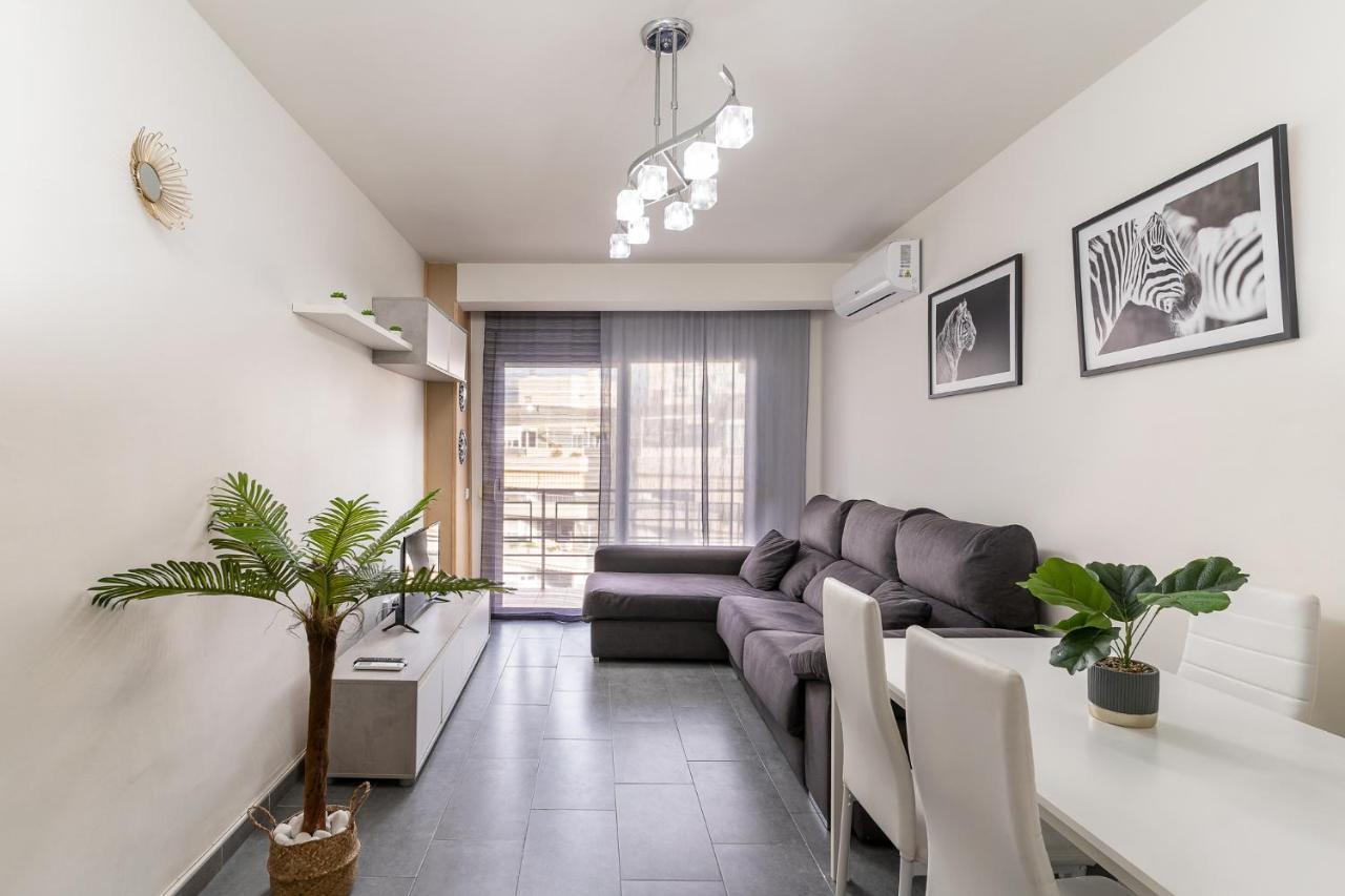 Blonzu Camerun Benalmadena Bagian luar foto