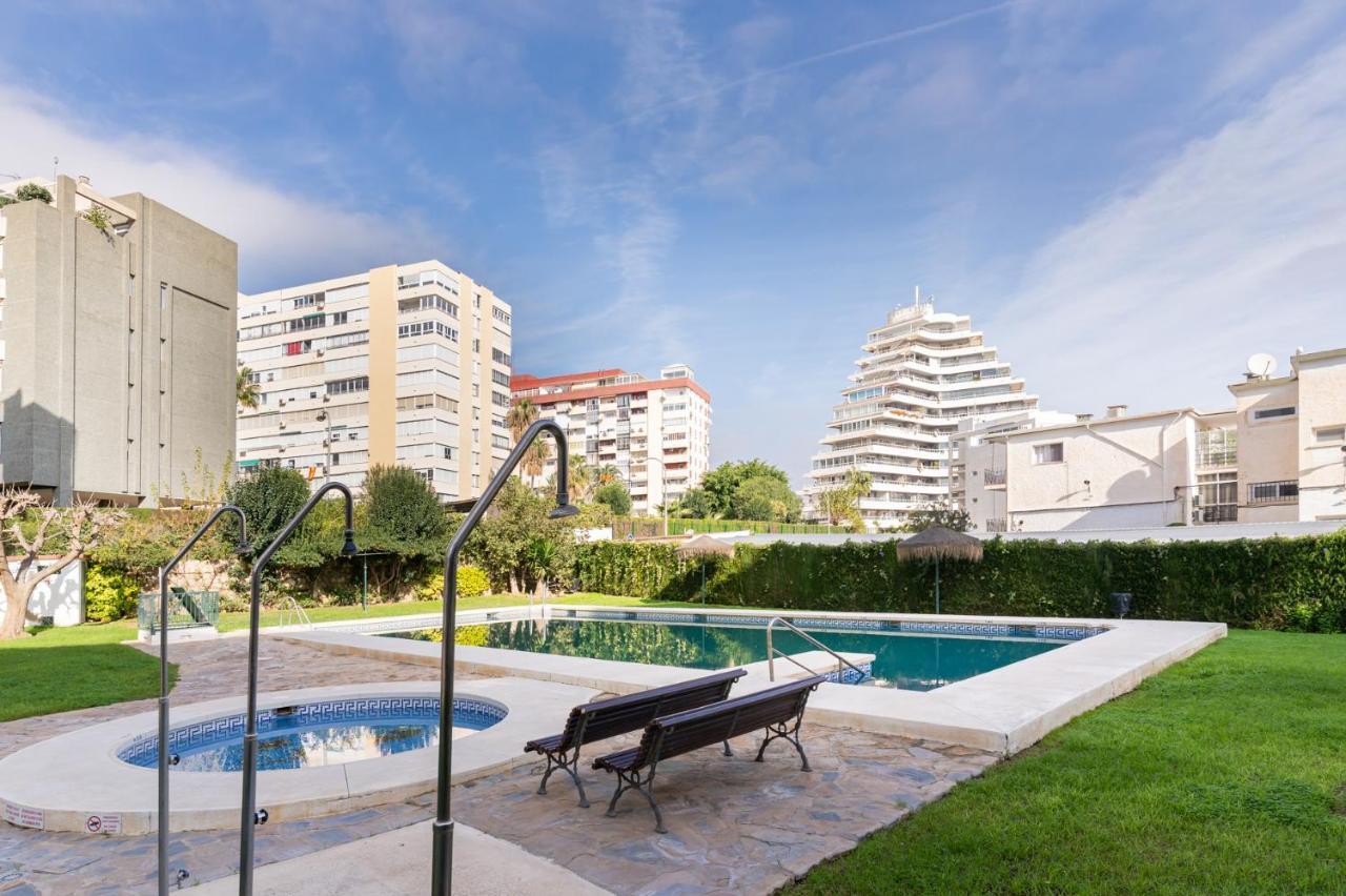 Blonzu Camerun Benalmadena Bagian luar foto